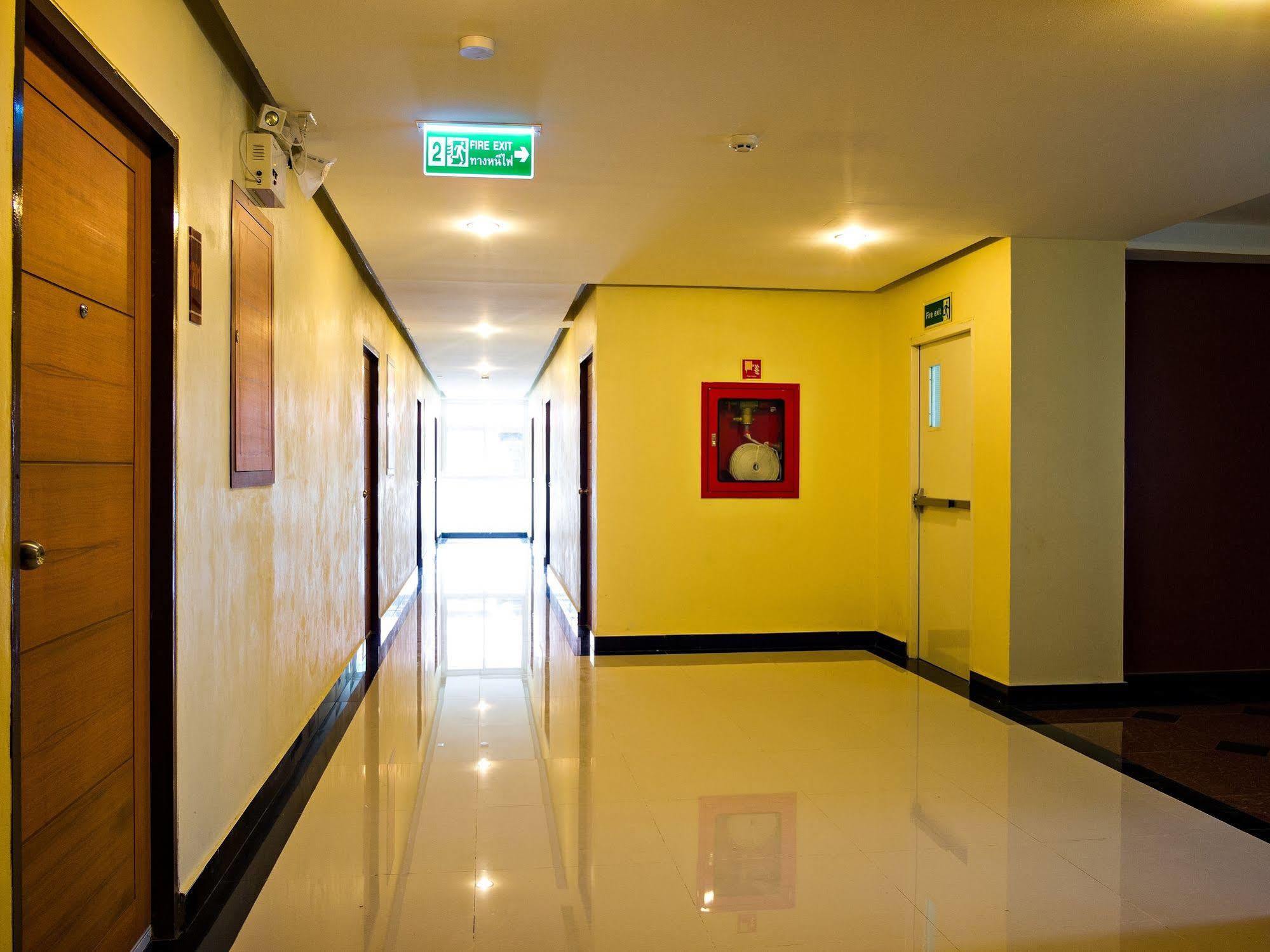 Nrv Place Apart Hotel Bangkok Exterior foto